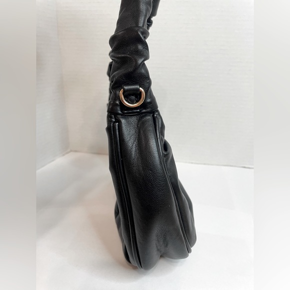 Urban Expressions- Ruched Black Handbag - Picture 7 of 8